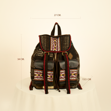 Cargar imagen en el visor de la galería, Mochila Munay mediana
